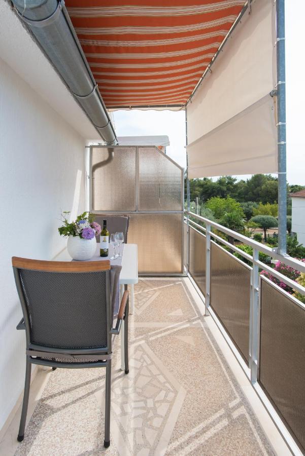 Topic Apartments Vodice Eksteriør bilde