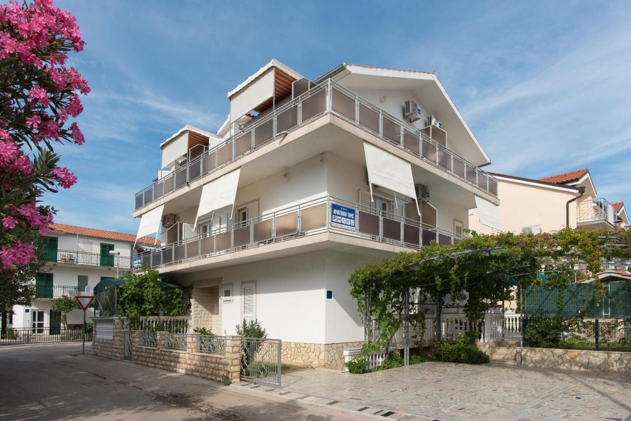 Topic Apartments Vodice Eksteriør bilde