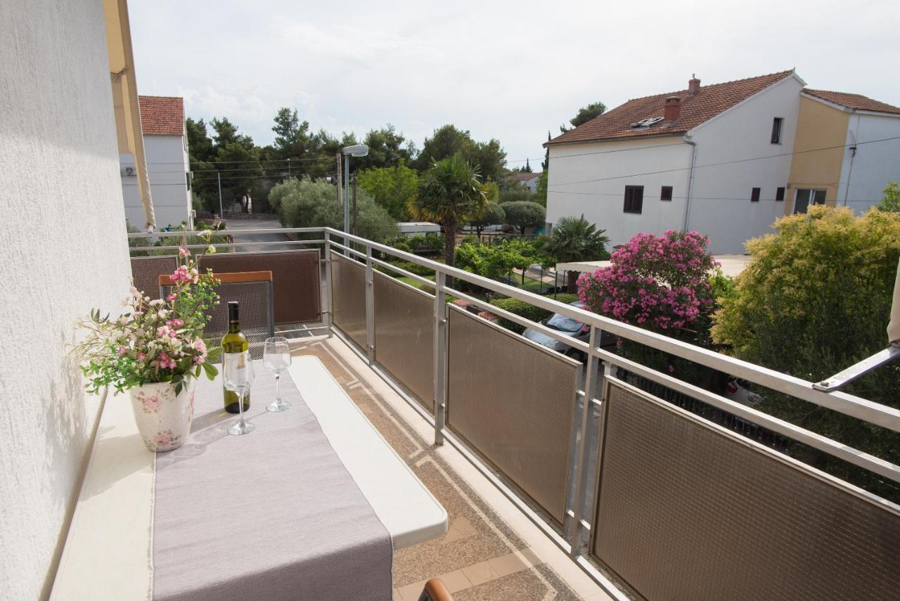 Topic Apartments Vodice Eksteriør bilde