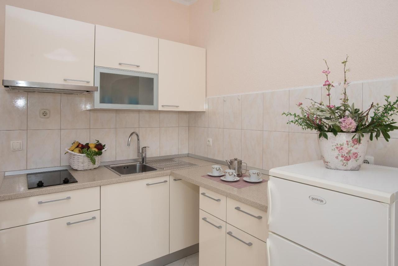 Topic Apartments Vodice Eksteriør bilde