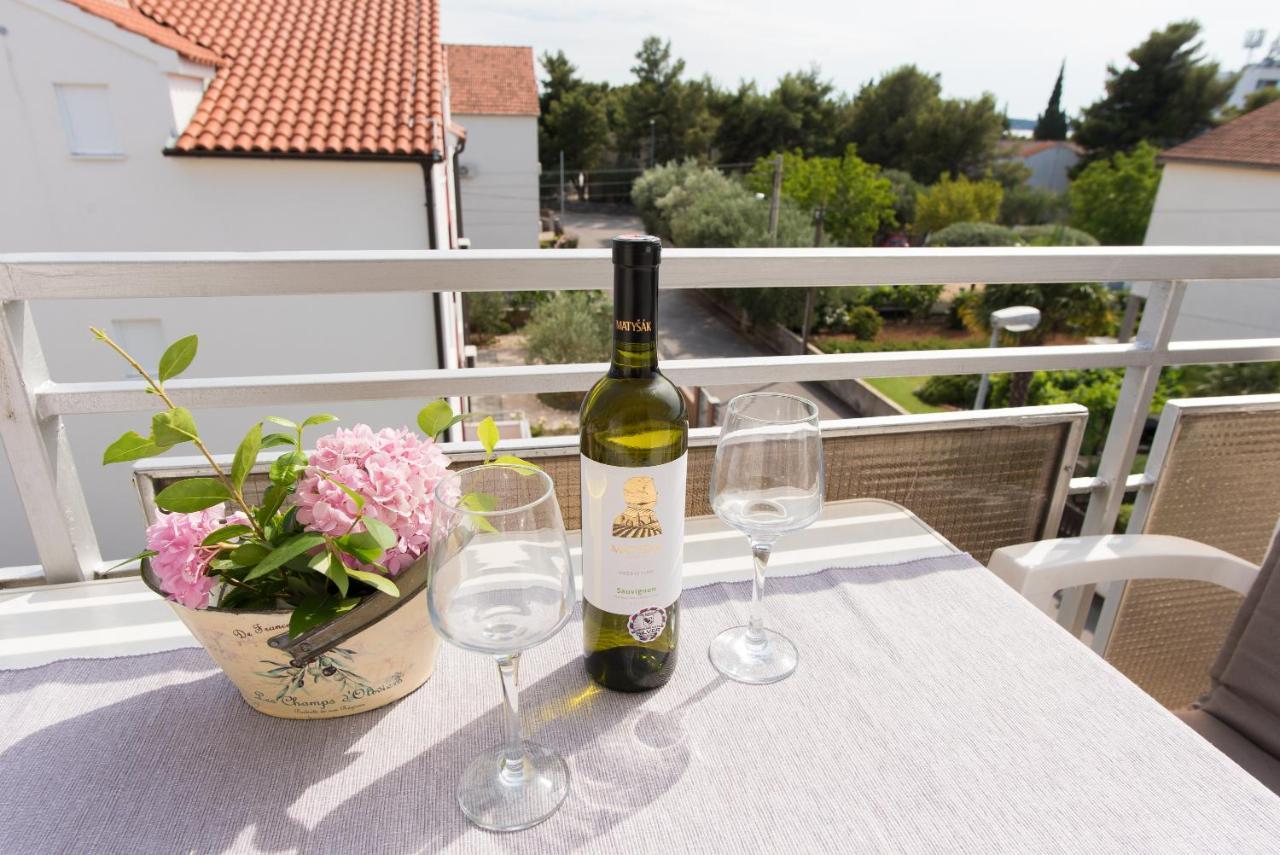 Topic Apartments Vodice Eksteriør bilde