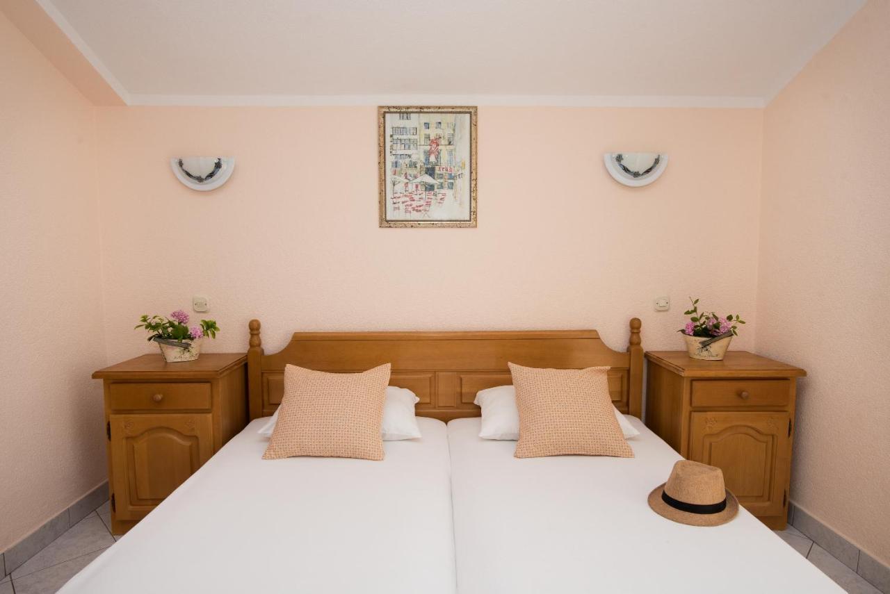Topic Apartments Vodice Eksteriør bilde