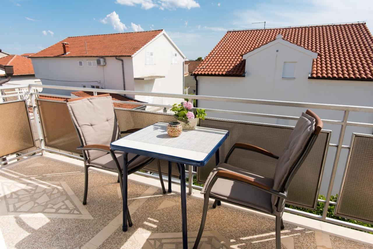 Topic Apartments Vodice Eksteriør bilde