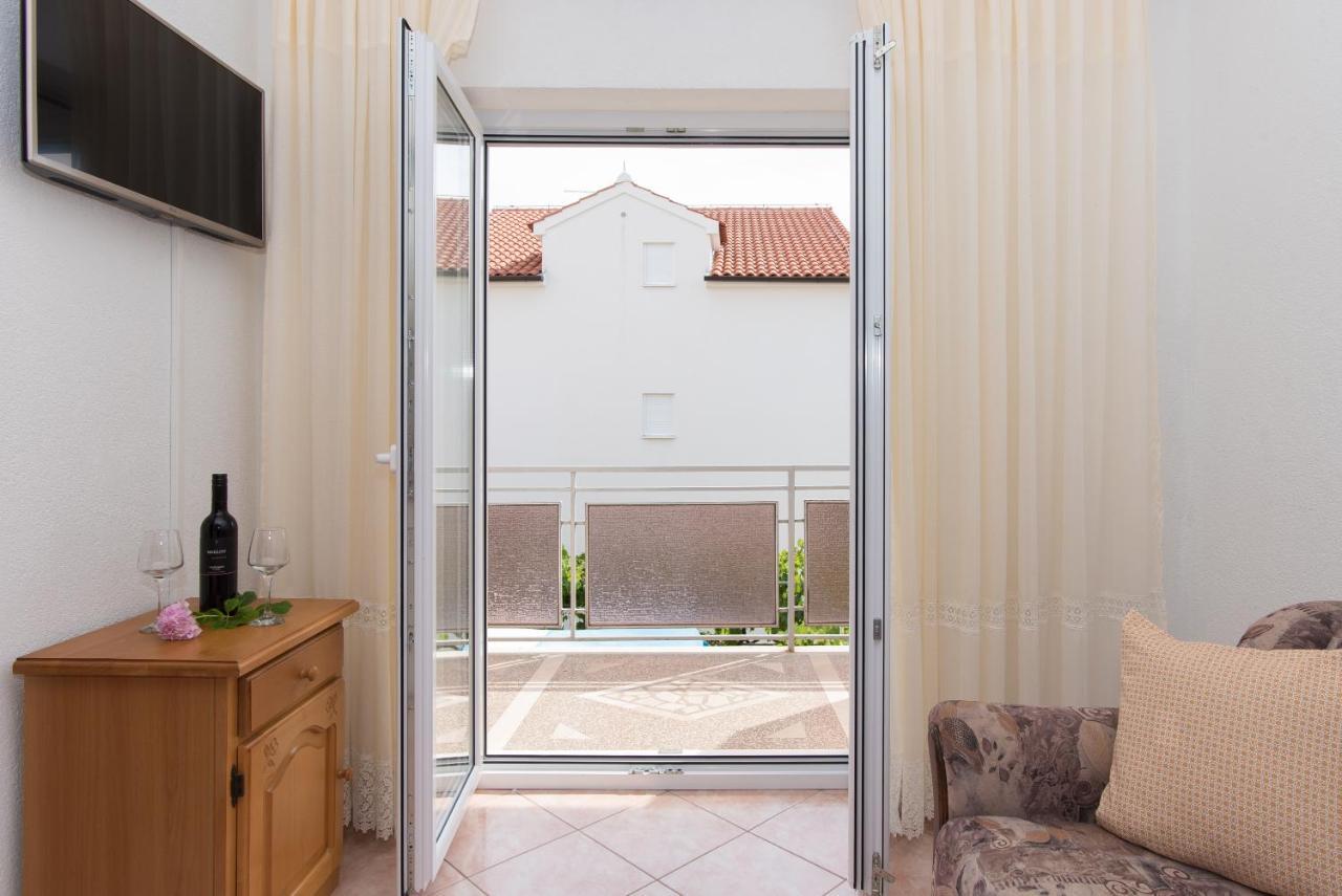 Topic Apartments Vodice Eksteriør bilde