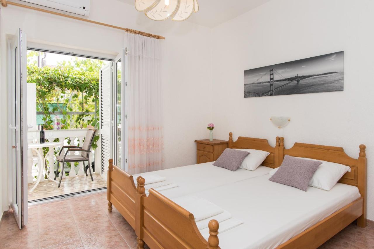 Topic Apartments Vodice Eksteriør bilde