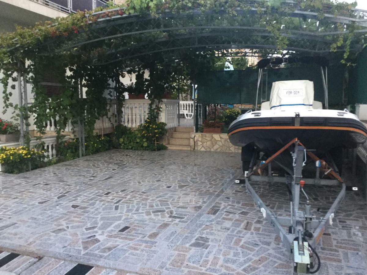 Topic Apartments Vodice Eksteriør bilde